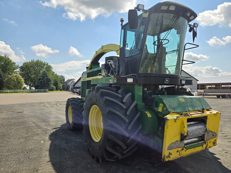 2002-john-deere-6850-image-7
