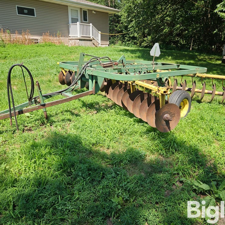 JOHN DEERE 110