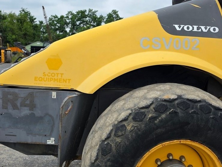 2011-volvo-sd100d-image-23