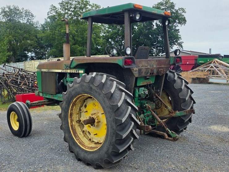 john-deere-4040-image-4
