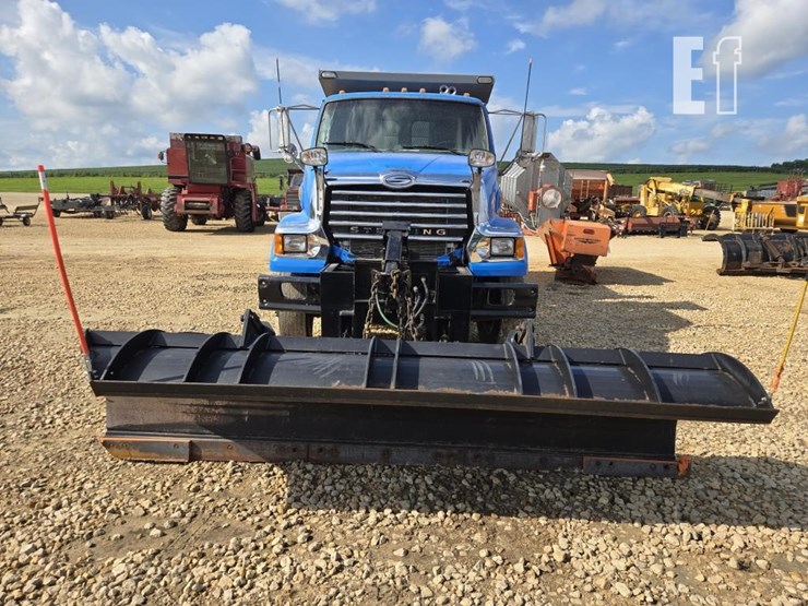 2009-sterling-l7500-image-2