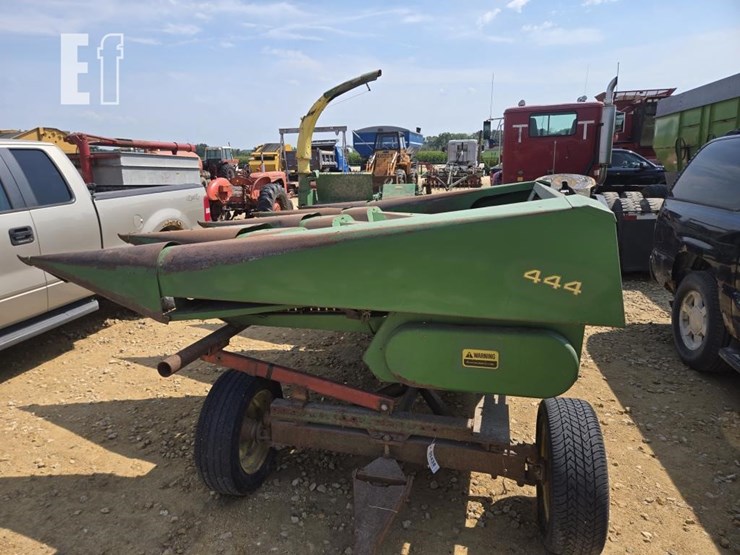 john-deere-444-image-2