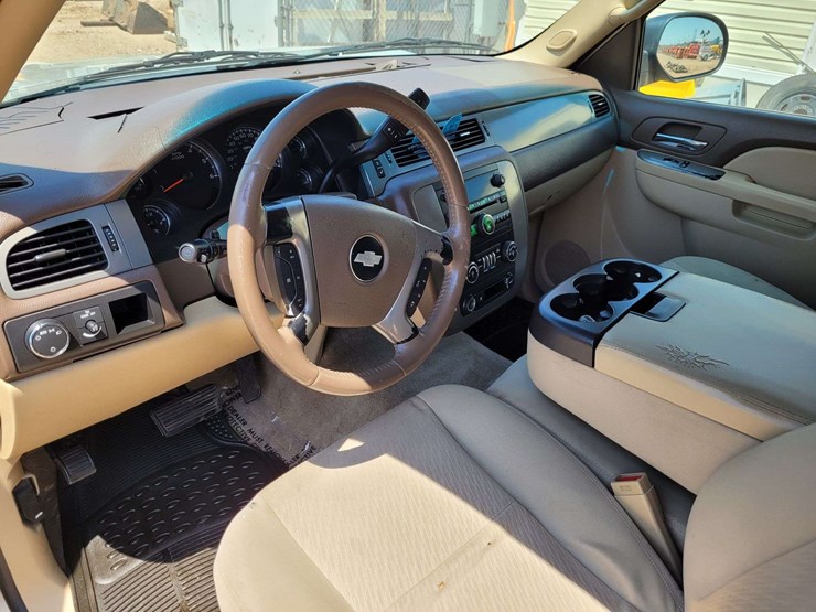 2010-chevrolet-tahoe-ls-image-9