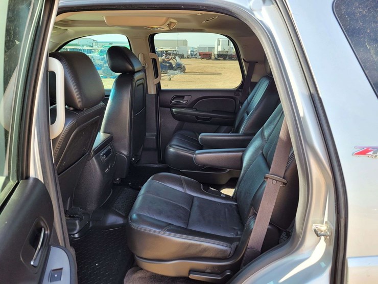 2012-chevrolet-tahoe-lt-image-6