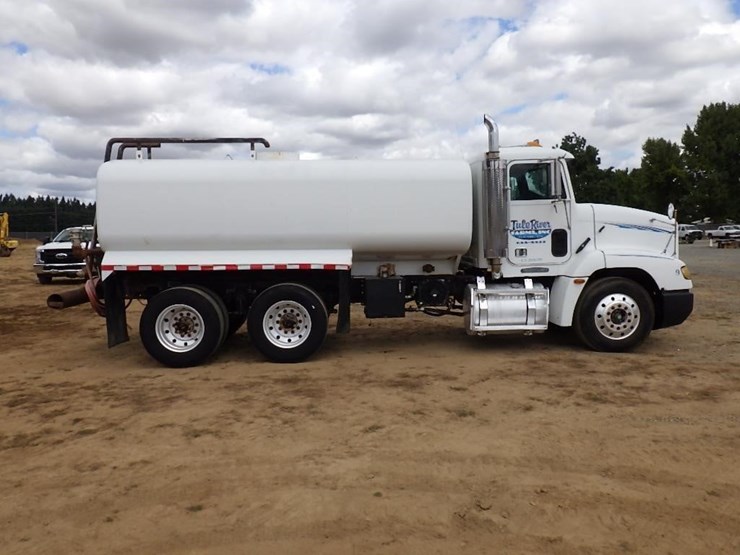 1994-freightliner-fld112-image-3