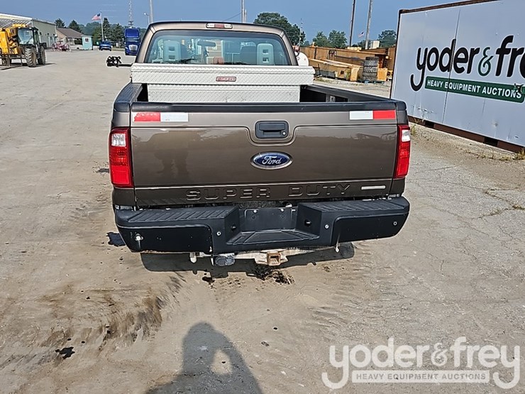 2016-ford-f250-xl-image-7