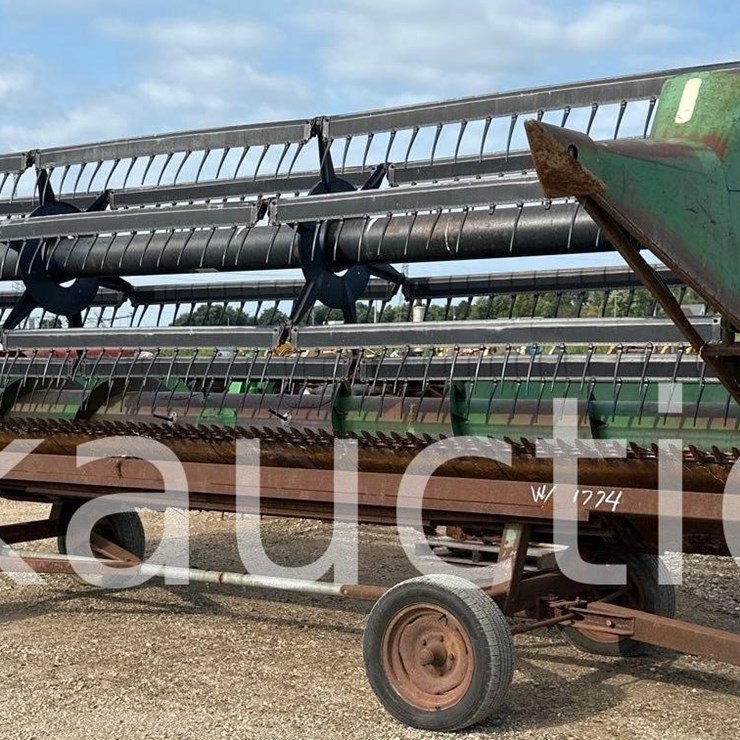1774 JOHN DEERE 920