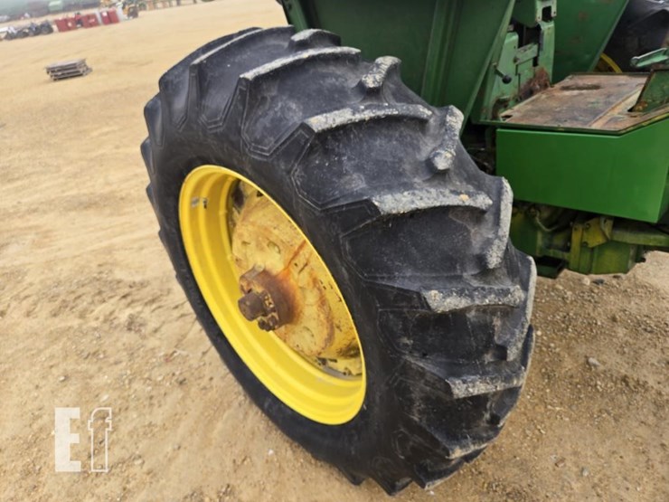 john-deere-4520-image-19