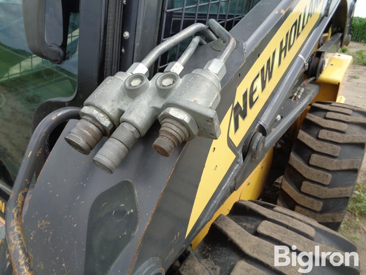 2013-new-holland-l230-image-12