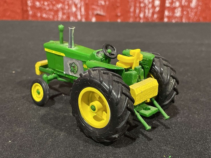 john-deere-4010-image-3