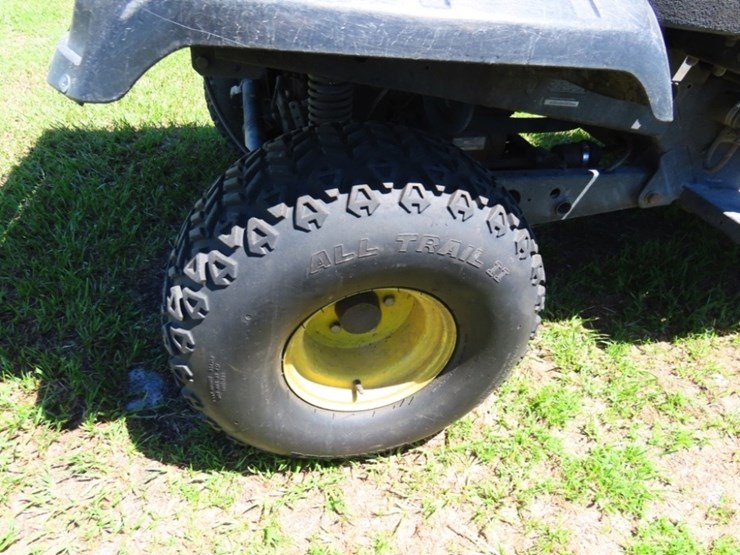 2015-john-deere-gator-image-6