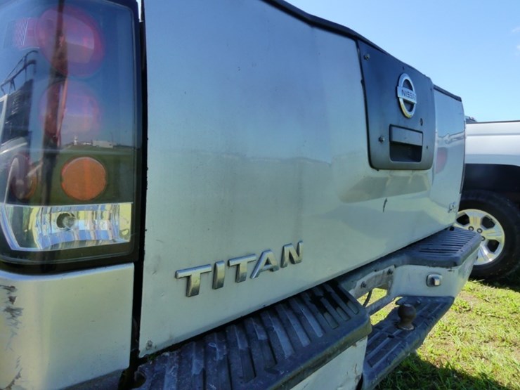 2005-nissan-titan-image-8