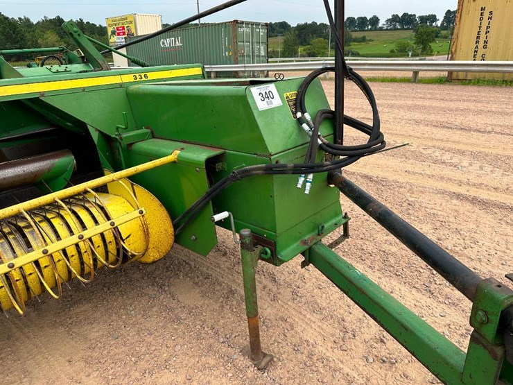john-deere-336-image-13