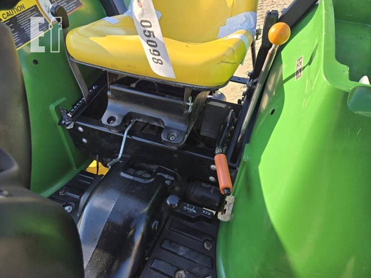 john-deere-3032e-image-16