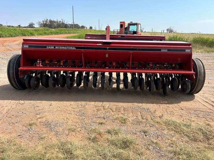 case-ih-5300-image-4