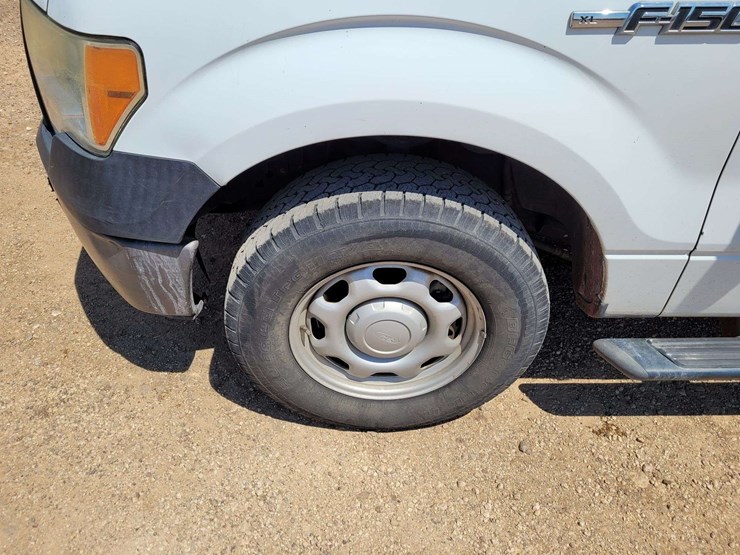2011-ford-f150-xl-image-13