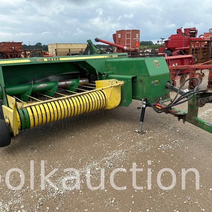 JOHN DEERE 328