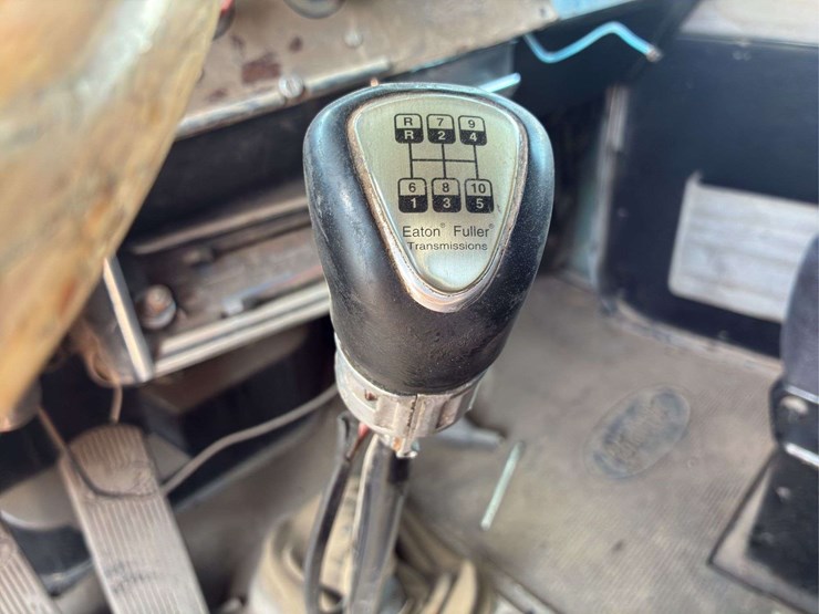 1987-peterbilt-379-image-13