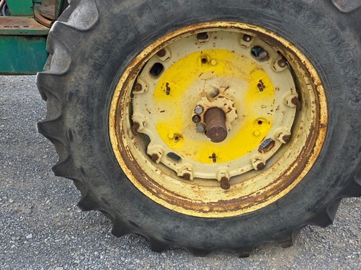 john-deere-4040-image-22