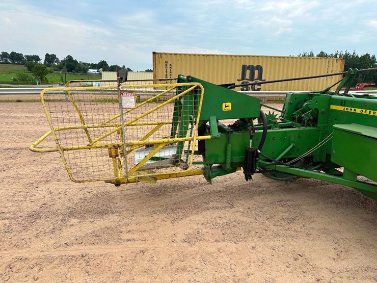 john-deere-336-image-4