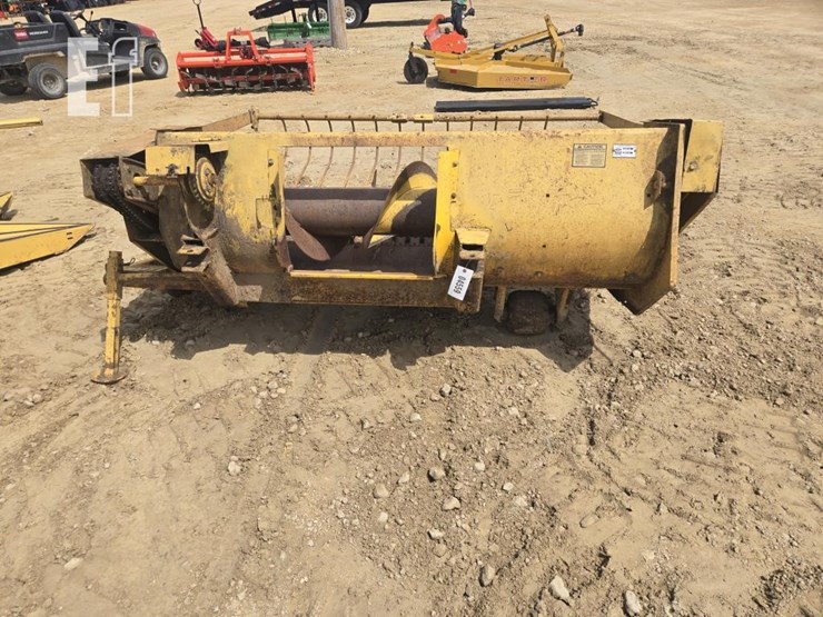 new-holland-900w-image-6
