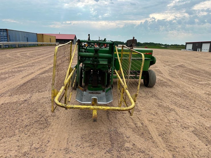 john-deere-336-image-5