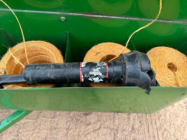 john-deere-336-image-24