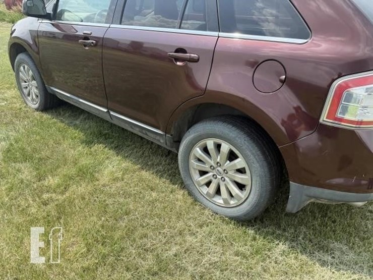 2010-ford-edge-image-7