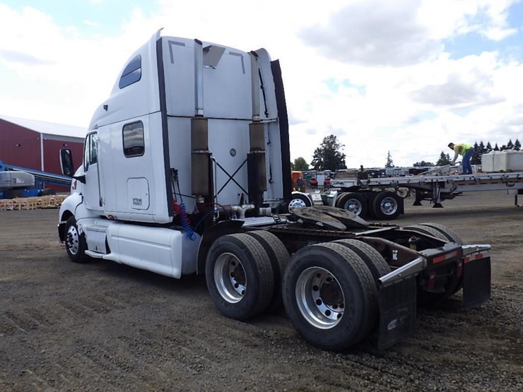 2005-peterbilt-387-image-4