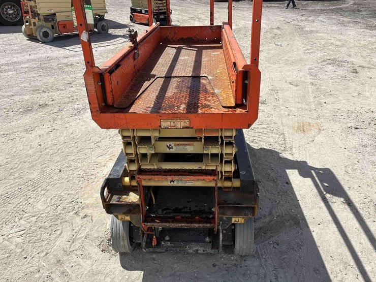 2017-jlg-1932r-image-6