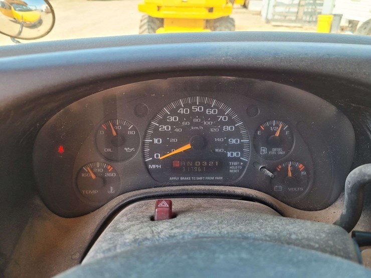 2001-chevrolet-g30-image-17