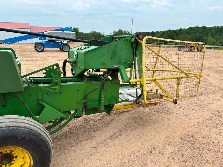 john-deere-336-image-7