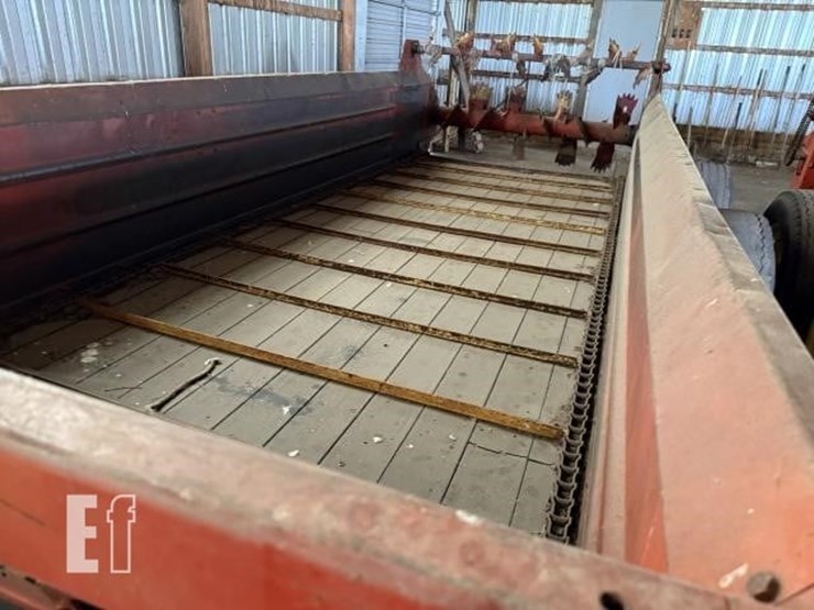 new-holland-790-image-16