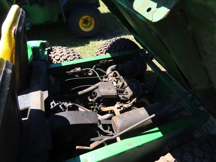 john-deere-gator-image-14