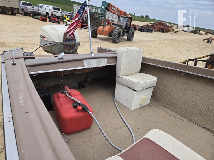 1961-crestliner-sportsman-boat-image-12