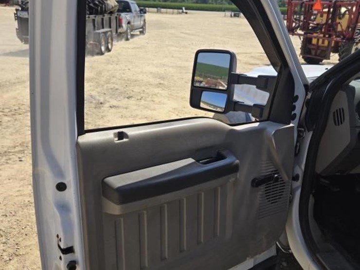 2009-ford-f550-image-9