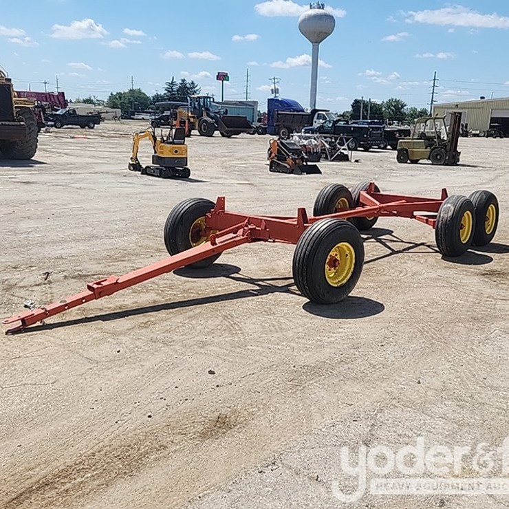 Gehl Floating Tandem Axle Trailer, Telescoping Tongue (No Title-Under 4,000lbs)