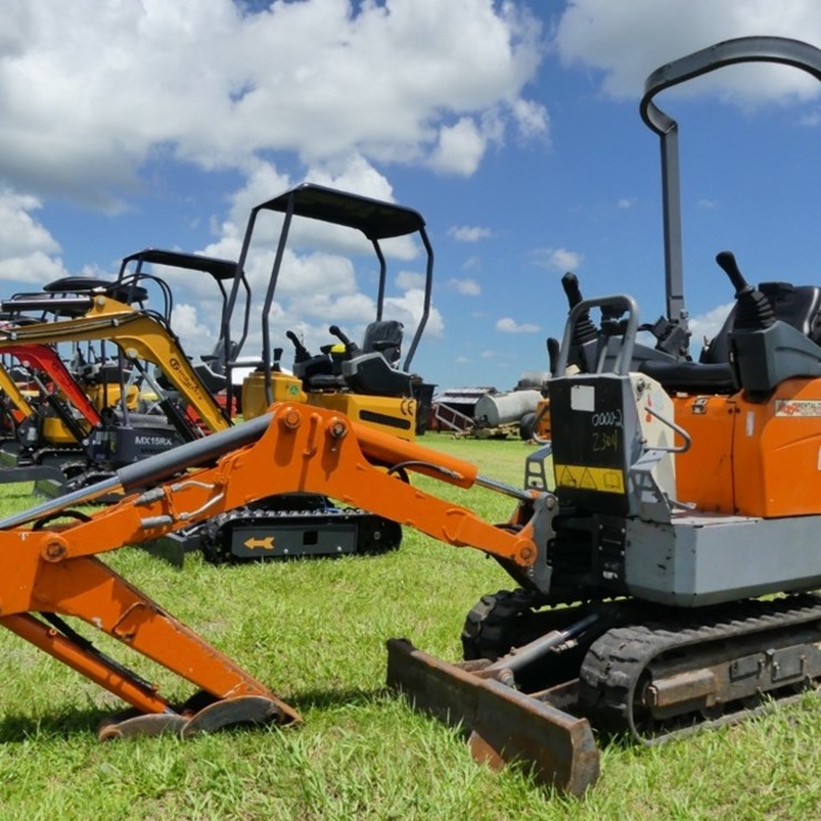 2018 BOBCAT E10