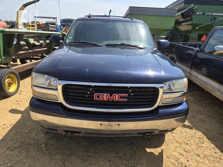 2004-gmc-yukon-xl-image-2