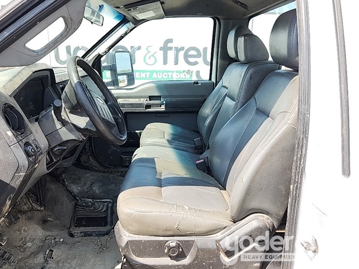 2012-ford-f550-image-27