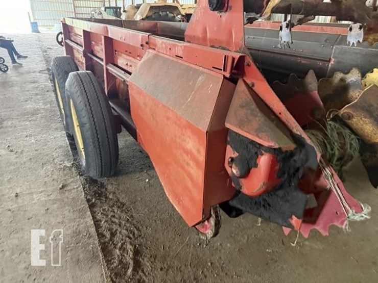new-holland-791-image-10