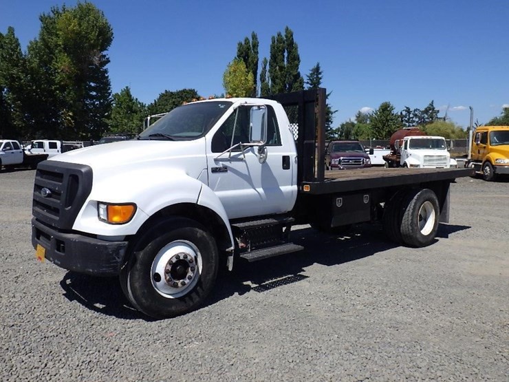 2005-ford-f750-image-1