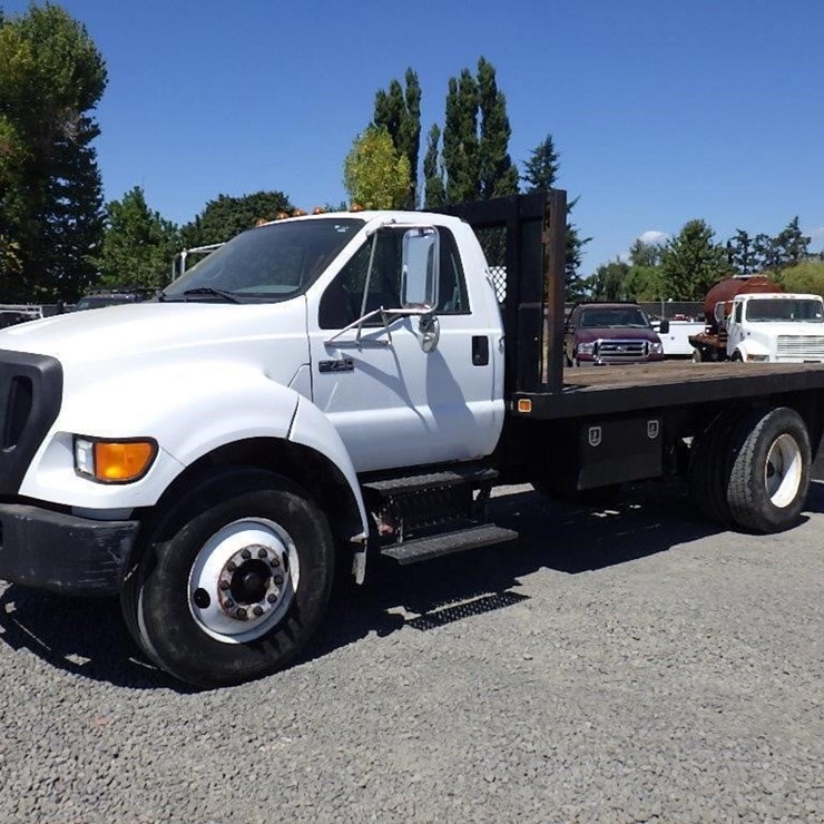 2005 FORD F750