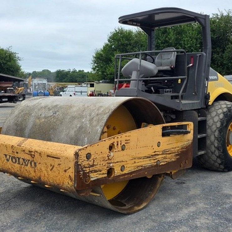 2011 VOLVO SD100D
