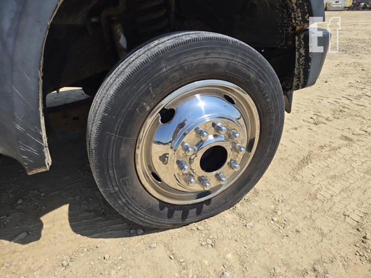 2009-ford-f550-image-21