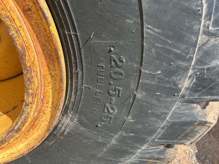 2012-deere-544k-image-11