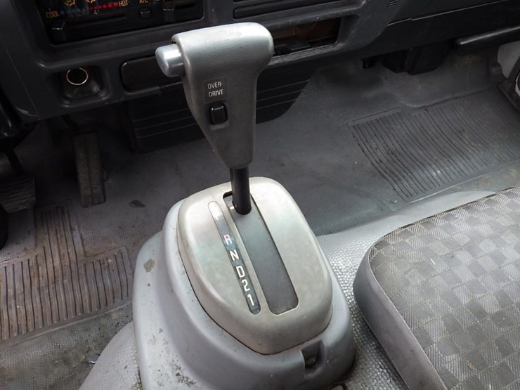2007-gmc-5500-image-25