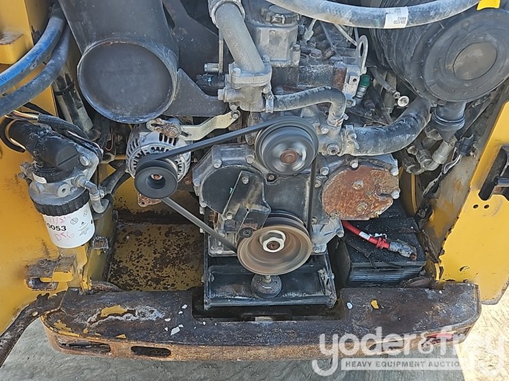 2012-caterpillar-242b3-image-16