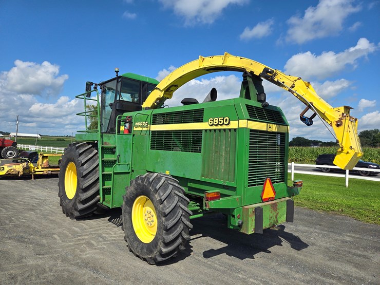 2002-john-deere-6850-image-3
