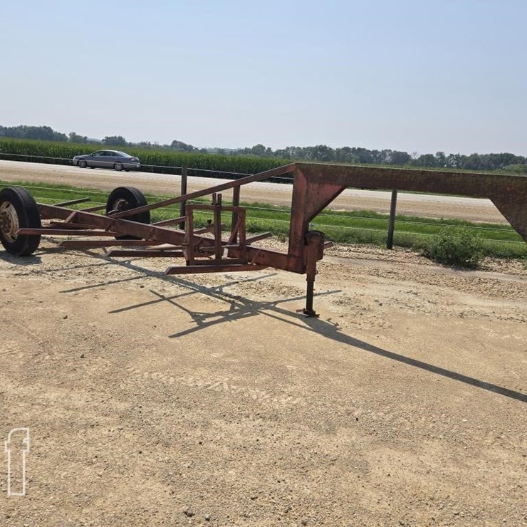 GOOSENECK 6 BALE CARRIER W/ BALE FORKS 3769